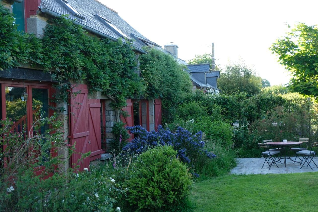 La Maison Jaune A La Janaie Parigne Luaran gambar