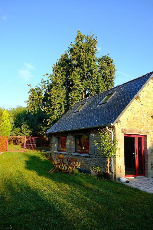 La Maison Jaune A La Janaie Parigne Luaran gambar